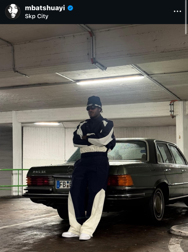 He showed his allegiance! You need to see Batshuayi's post before the big derby