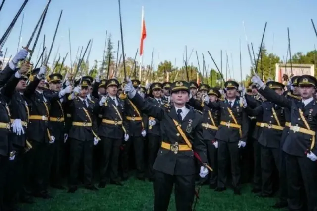 tsk dan ihrac edilen tegmenlerin komutani 19311011 8173 o