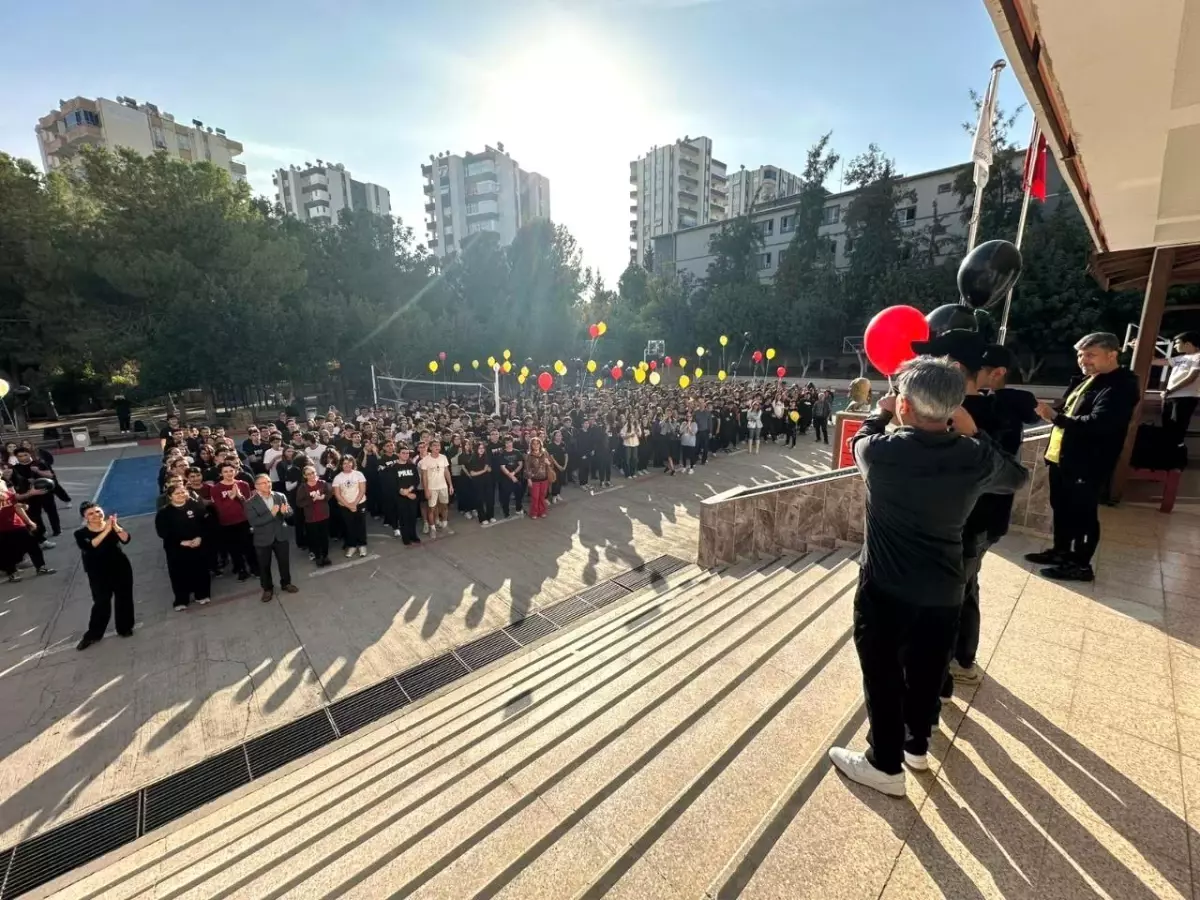 Adana'da İki Öğrenci Kanseri Yenerek Okula Döndü