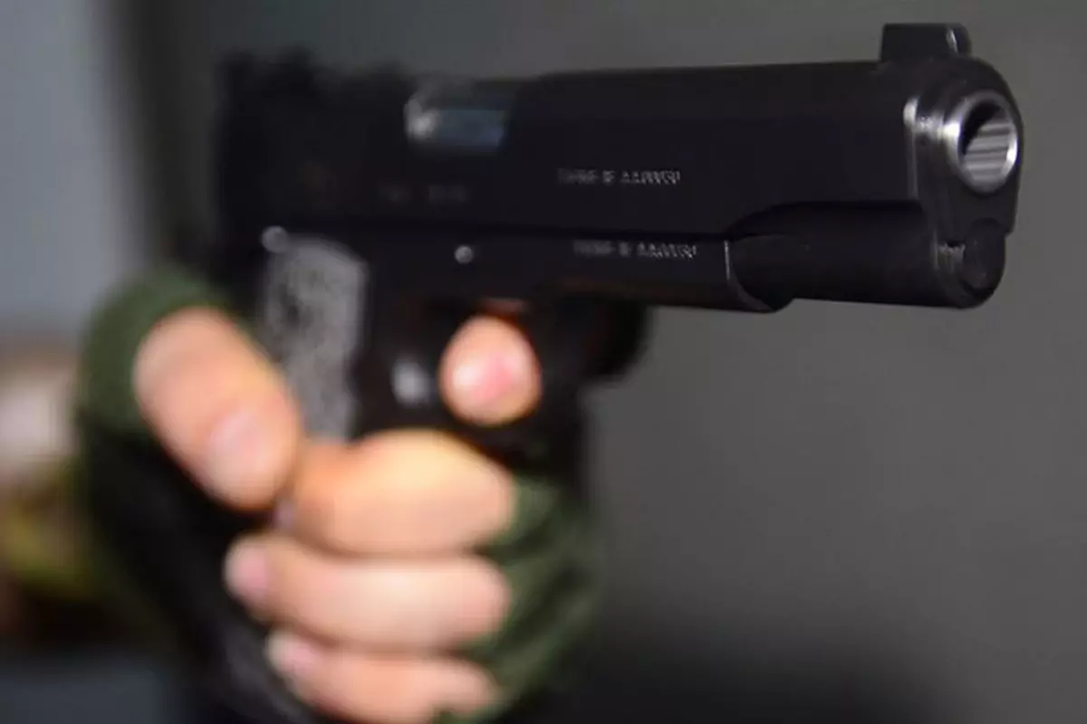 Arkadaşını ziyarete giden veteriner husumetlileri tarafından vuruldu!