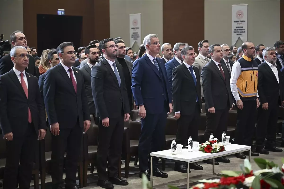 Bakan Memişoğlu, 'Otomatik Eksternal Defibrilatör' programının yaygınlaştırılması töreninde konuştu Açıklaması