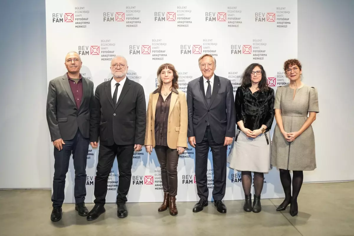 Bülent Eczacıbaşı'ndan Fotoğraf Araştırma Merkezi