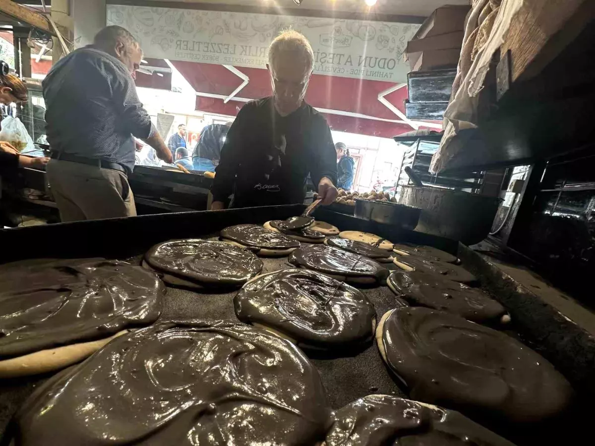 Bursa'da Siyah Susam Tahini ile Farklılaşan Tahinli Pide Büyüledi