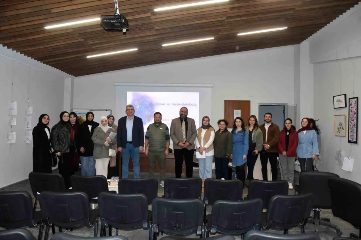 Düzce Üniversitesi'nde Sürdürülebilir Şehir Planlaması Üzerine Konferans