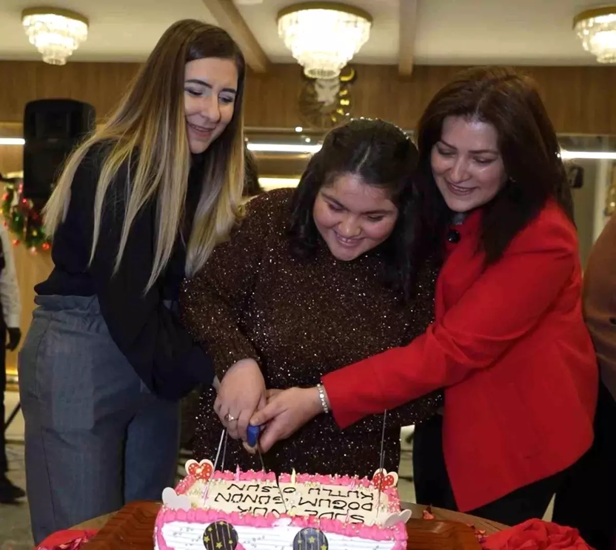 Epilepsi Hastası Sudenur'un Unutulmaz Doğum Günü Kutlaması