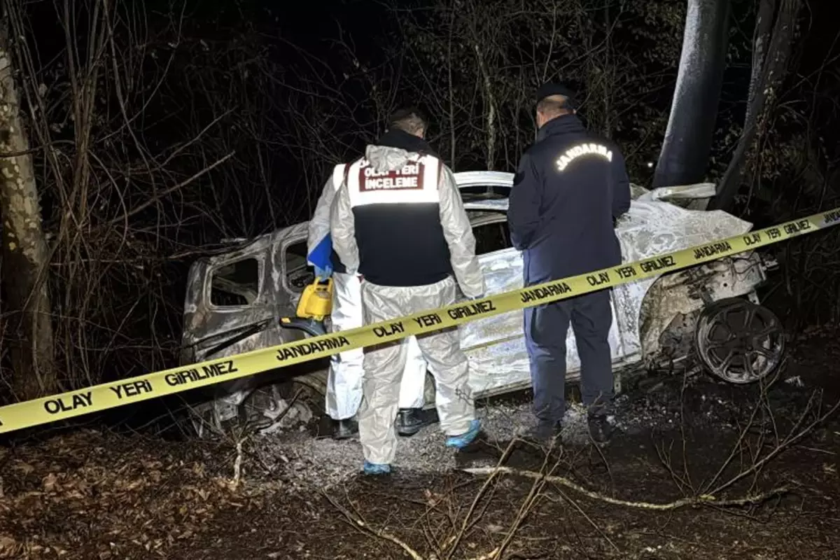 Genç sürücü araçta yanarak hayatını kaybetti