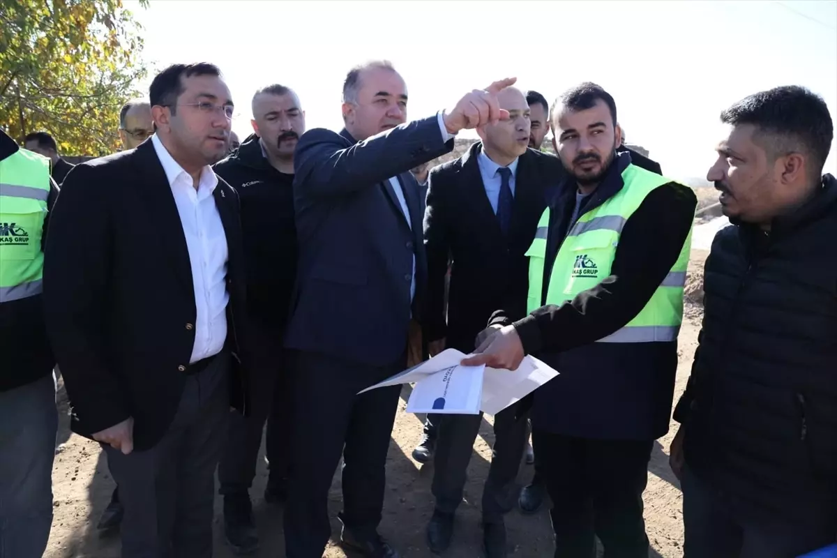 Mardin Büyükşehir Belediyesi Genel Sekreteri Sakin, Nusaybin'deki çalışmaları inceledi
