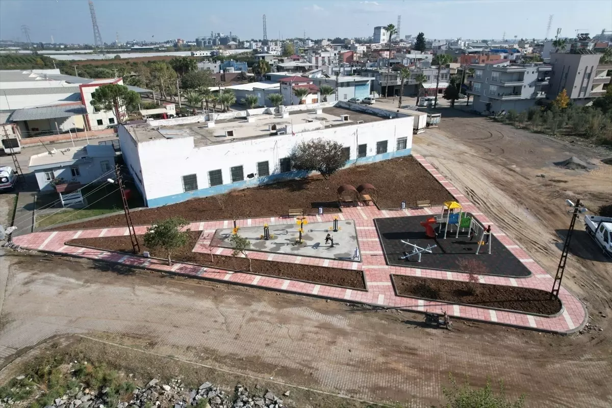 Mersin'in Akdeniz İlçesinde Parklara Yenileme Çalışması