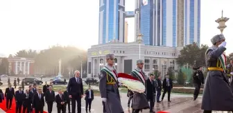 TBMM Başkanı Numan Kurtulmuş, Tacikistan'da İsmail Somoni Anıtı'na Çelenk Sundı