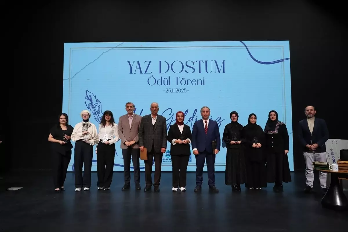 Başakşehir'de 'Yaz Dostum' Şiir ve Hikaye Yarışması Ödülleri Sahiplerini Buldu