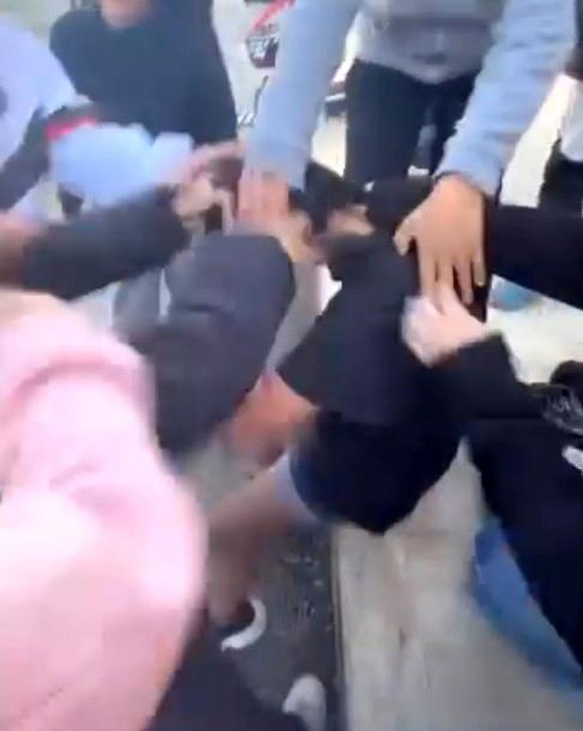 Antalya'da ilkokul bahçesinde akran zorbalığı: Kız öğrenci darbedildi