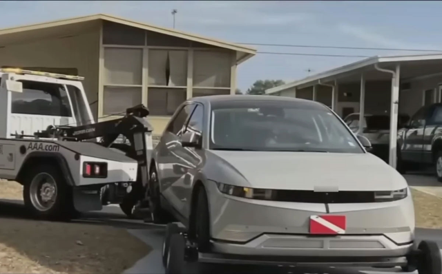 The overturned water bottle in the vehicle caused damage worth 500,000 TL