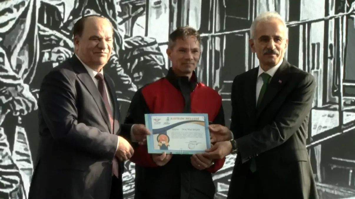 Bakan Uraloğlu: '10 milyondan fazla engelli yolcumuz ücretsiz seyahat hakkından yararlandı'