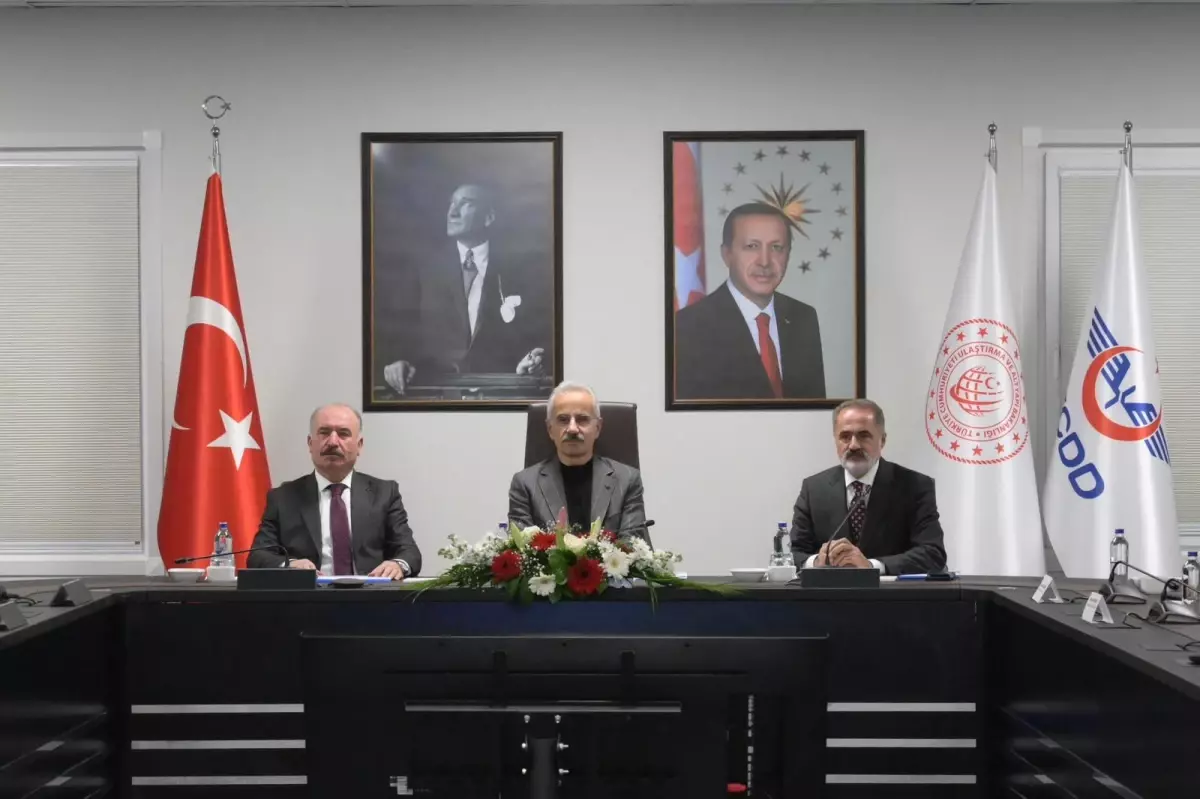 Bakan Uraloğlu: Delice-Çorum hızlı tren hattında yüzde 13,75 ilerleme sağlandı