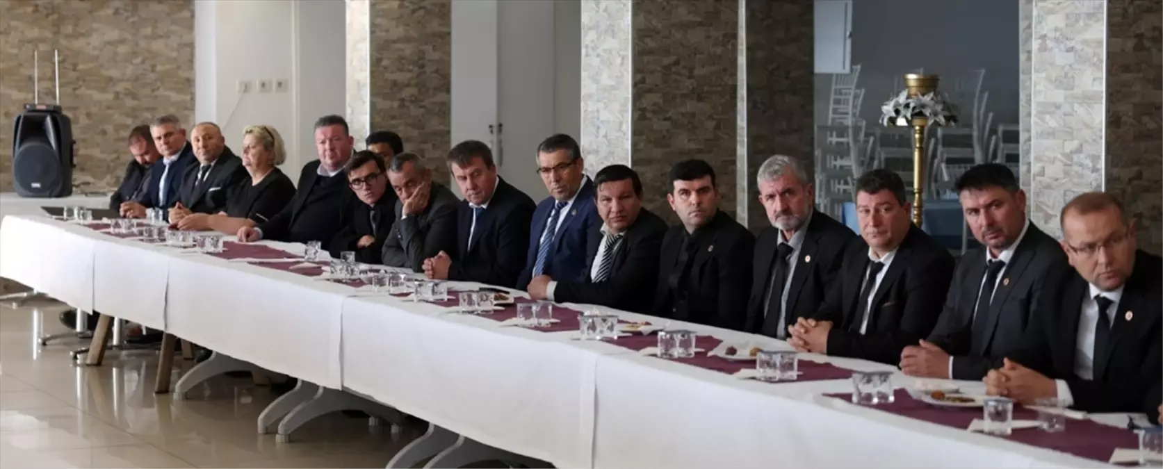 Çanakkale Valisi Toraman, Gelibolu'da muhtarlarla buluştu