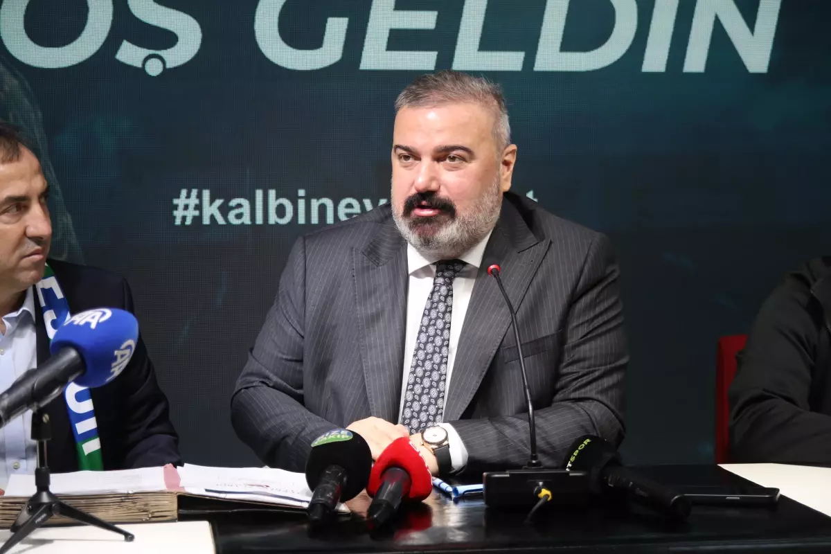 Çaykur Rizespor'da Recep Uçar için imza töreni düzenlendi / Metin eklendi