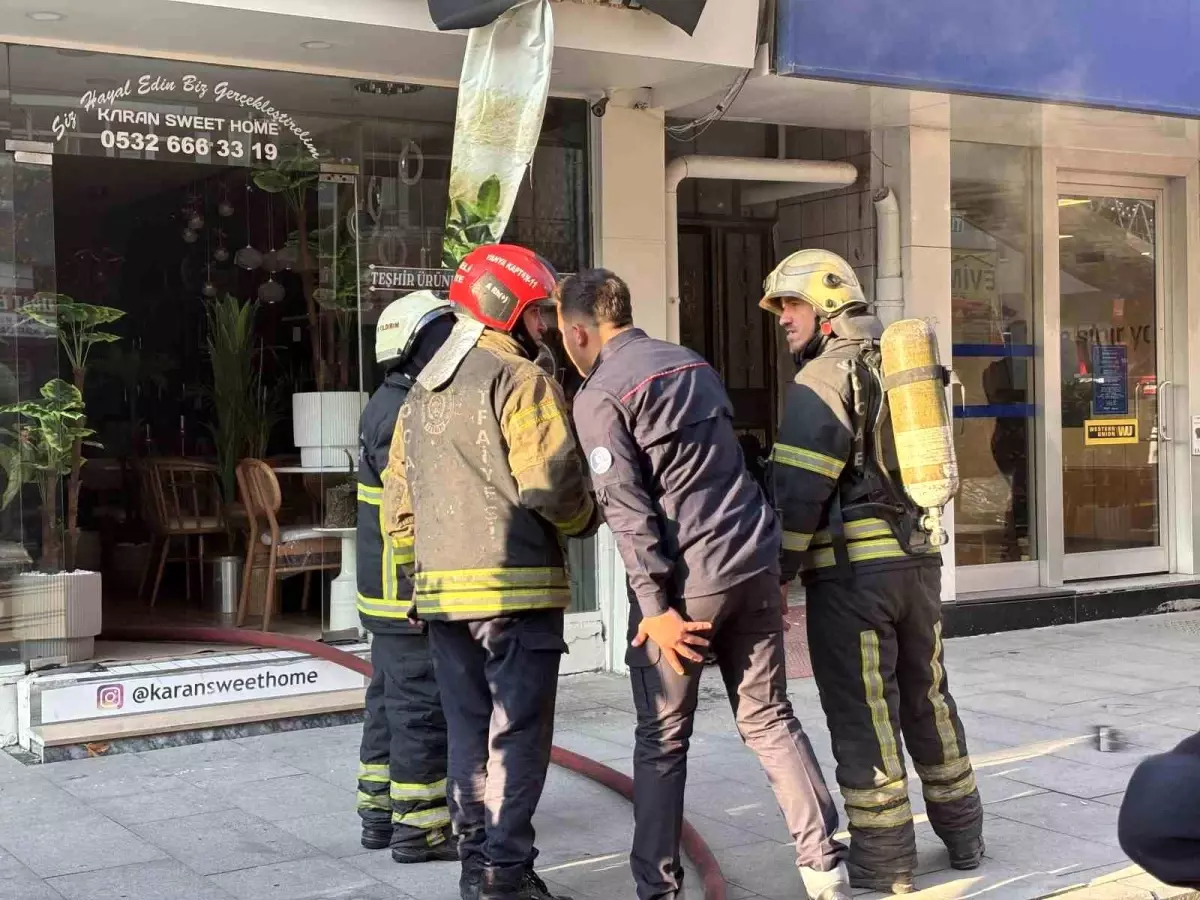 Depoda başlayan yangın mahallede paniğe yol açtı