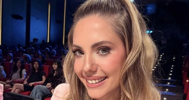 Eda Ece Şebnem Bozoklu'yu takipten çıktı mı? Eda Ece Şebnem Bozoklu'yu neden takipten çıktı? Eda Ece Şebnem Bozoklu'yu takipten çıktı mı? Eda Ece Şebnem Bozoklu'yu neden takipten çıktı?