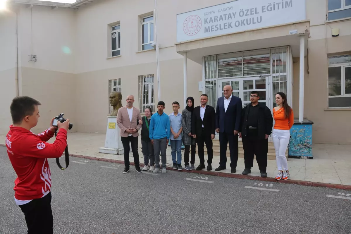 Erkoyuncu, özel eğitim öğrencileriyle buluştu