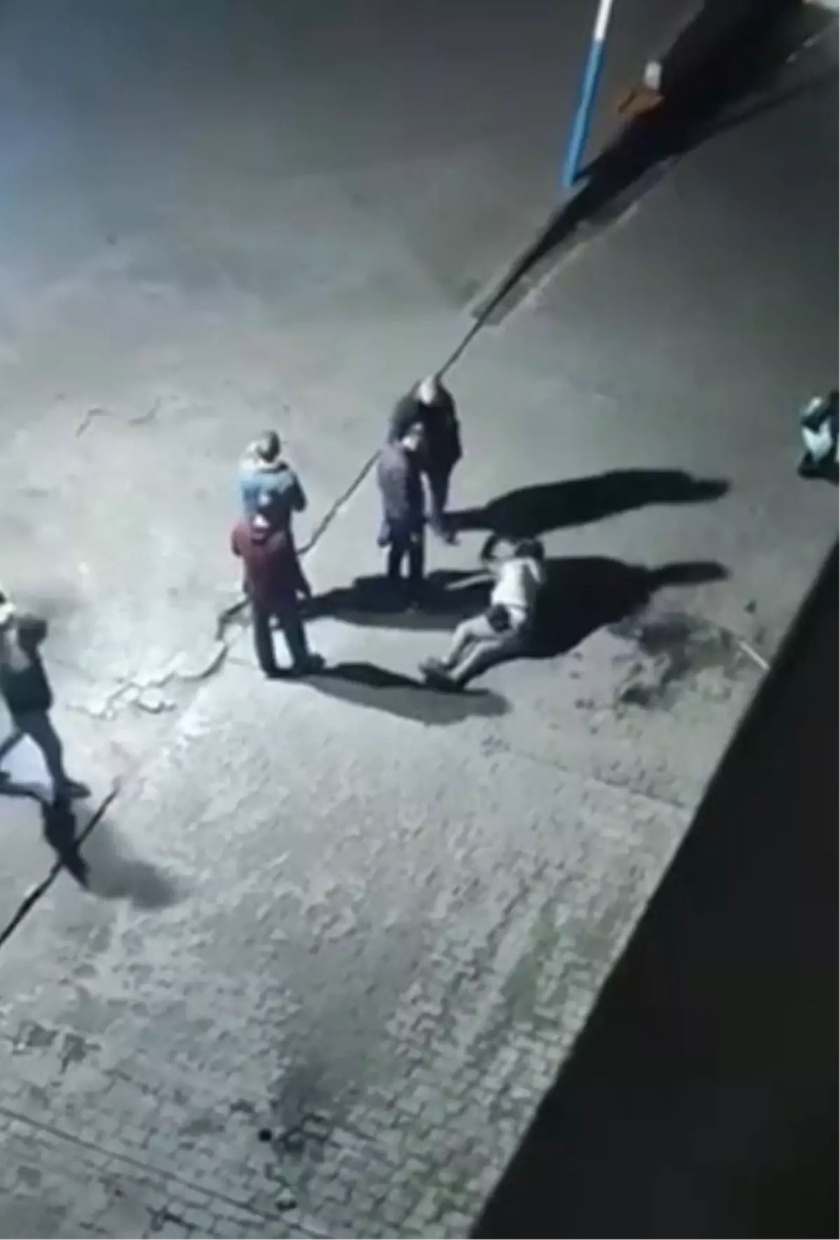 Esenyurt'ta tekerlekli sandalyedeki kişiye otoparkta darbettiler