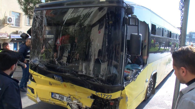 IETT bus crashed into a pastry shop! There are injured
