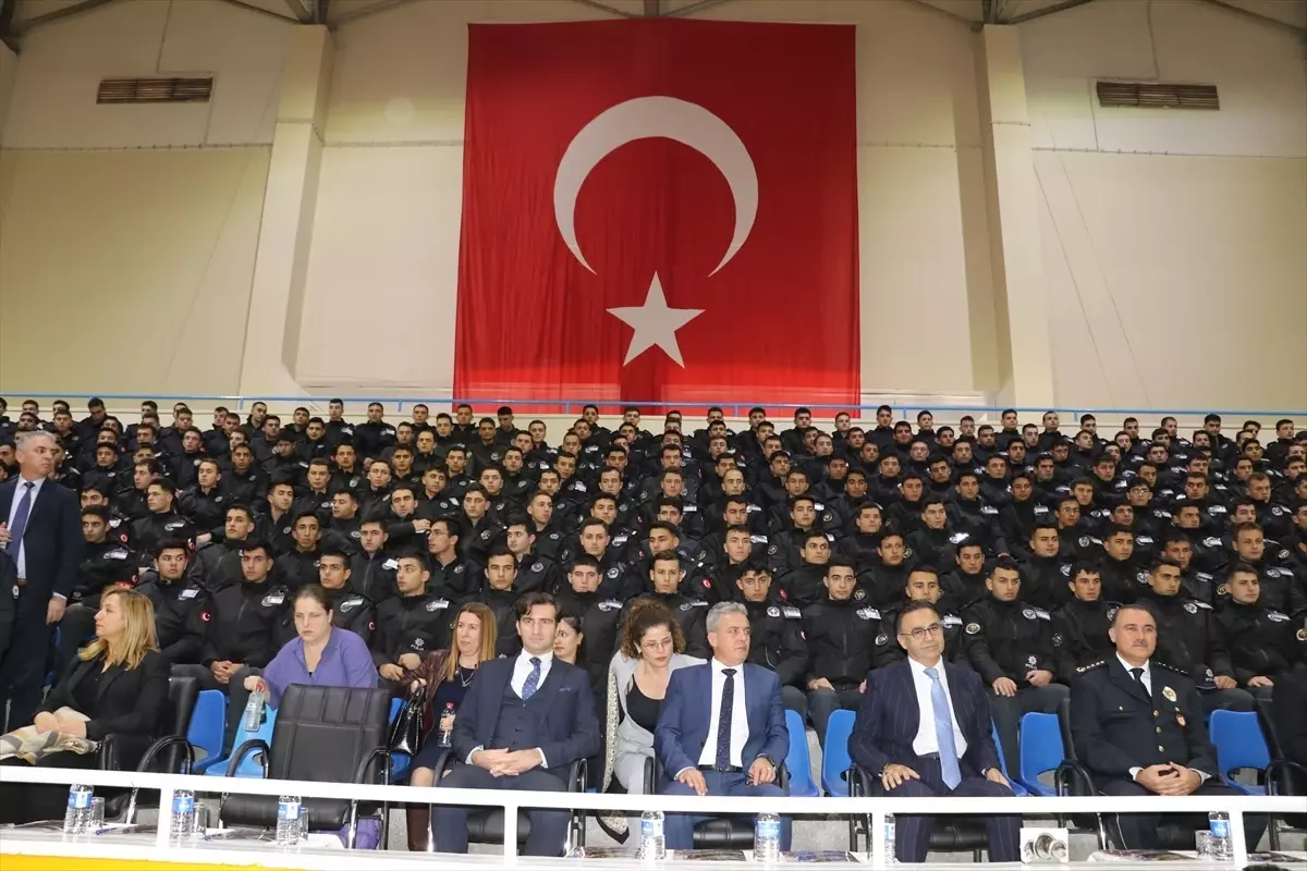 İzmir'de 'Köklü Gelenekten Modern Geleceğe Aile' çalıştayı başladı