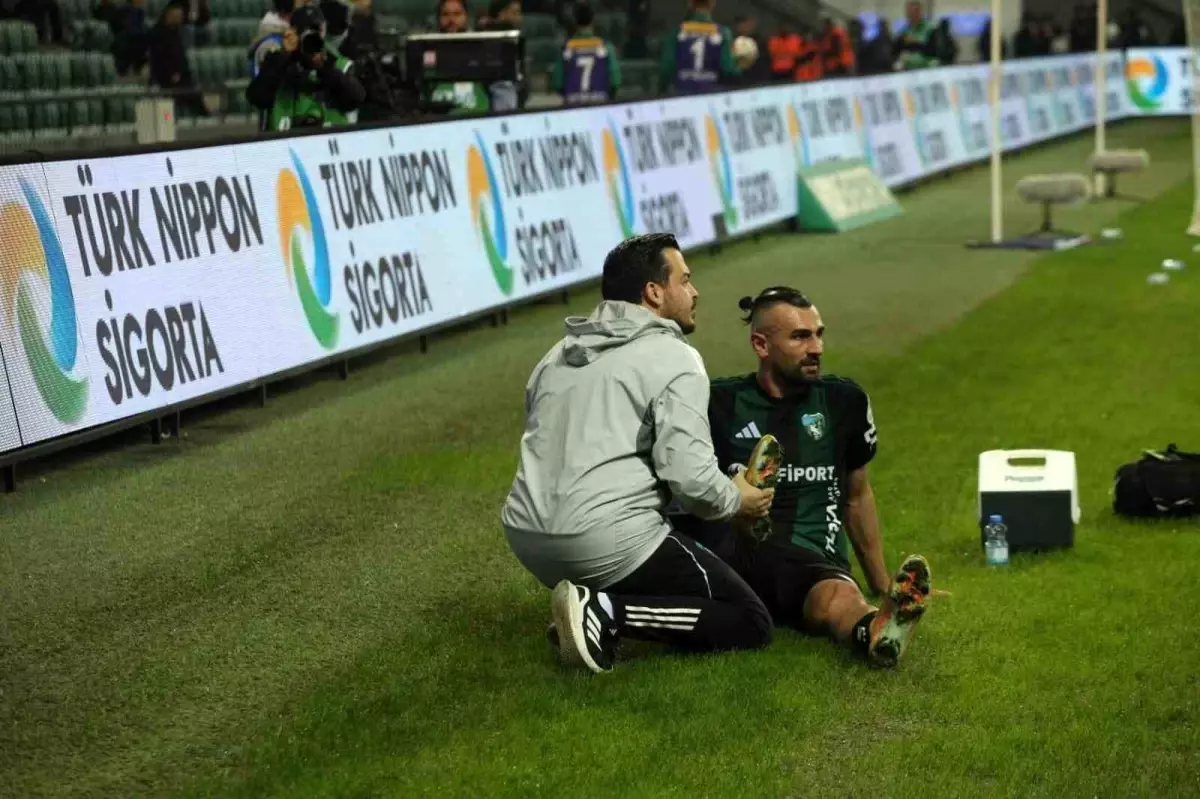 Kocaelisporlu oyuncu Serdar Dursun camiadan özür diledi