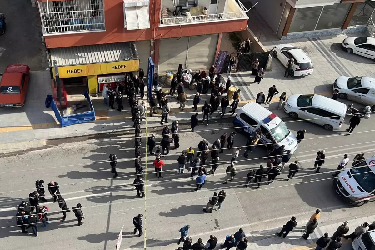 Önce komşusuyla oğlunu sonra bedava içki vermeyen işletmeciyi öldürdü