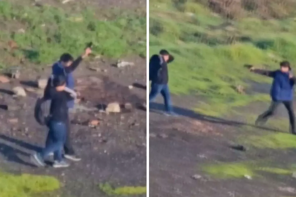 Ortaokulun yanında şok görüntü! Küçücük çocuklar birbirine silah çekti