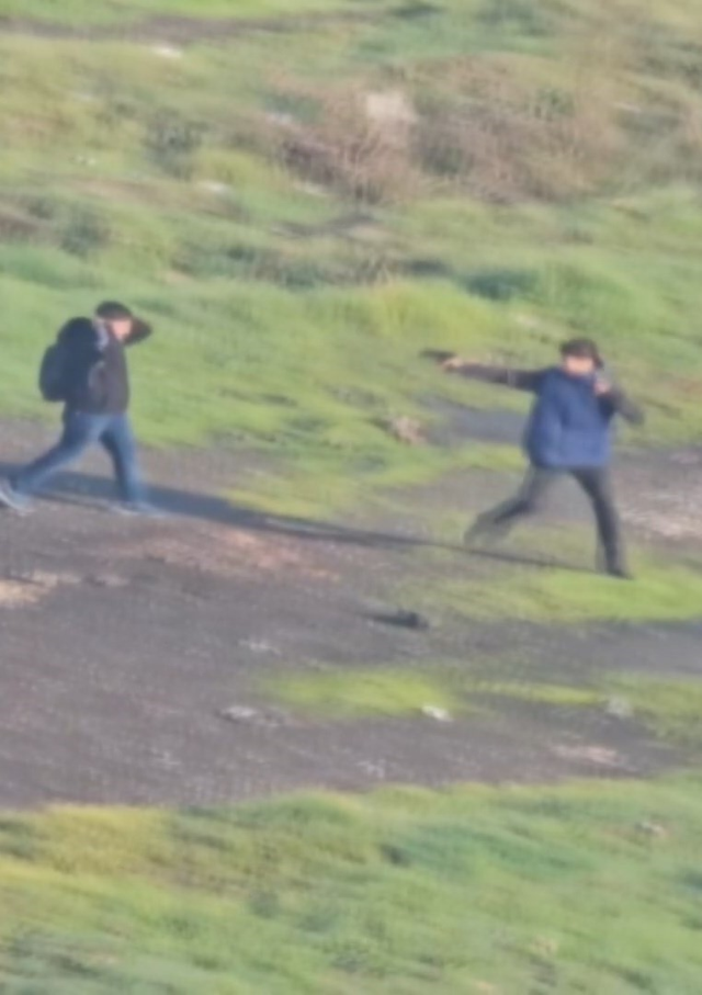 ortaokul ogrencileri birbirlerine silah cekip 19319277 9822 m