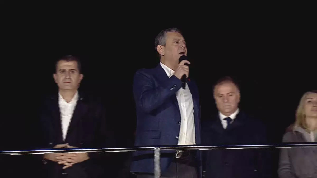 Özgür Özel Güngören'de konuştu