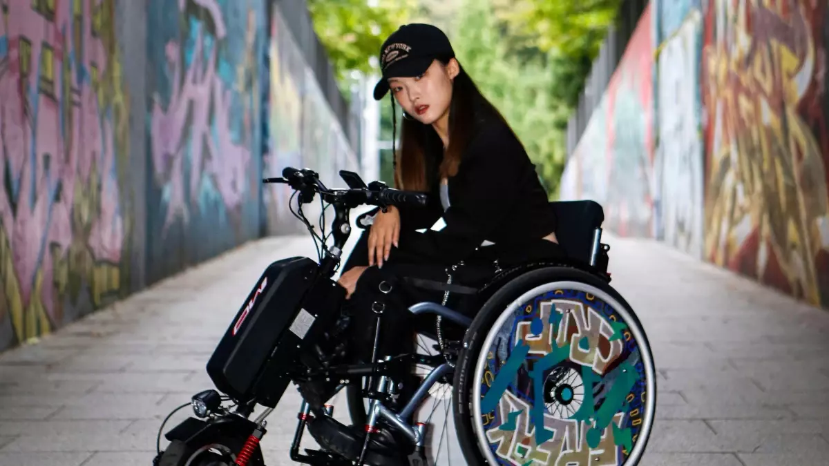 'Telefonlarımızı ve ajandalarımızı süsleyebiliyorsak, tekerlekli sandalyelerimizi neden süslemeyelim?'