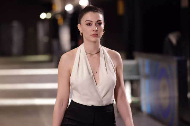 Ünlü oyuncu Burcu Özberk'in acı günü