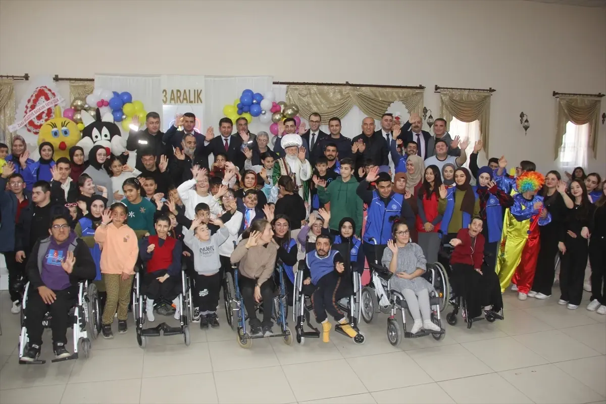 Zara'da "3 Aralık, Her Çocuk Özeldir" programı düzenlendi