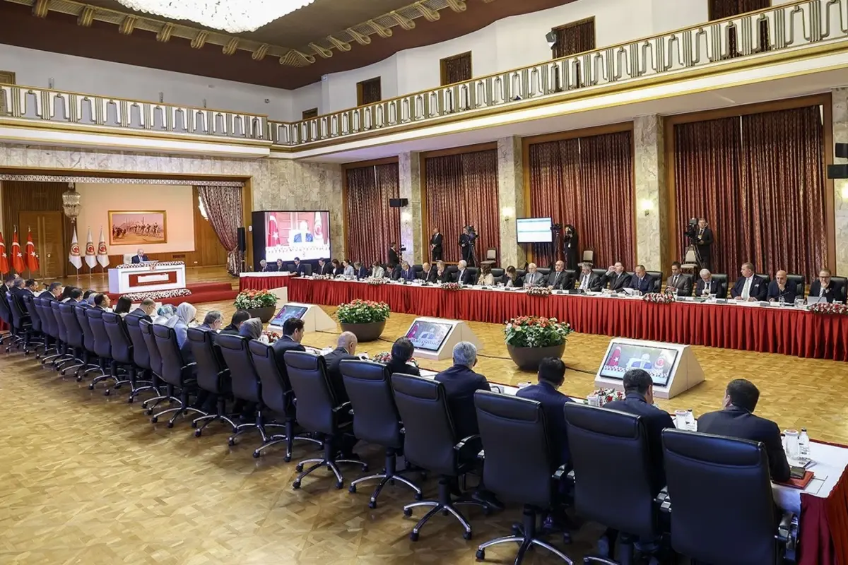 AK Parti'den 'Terörsüz Türkiye' raporu! Eve dönüş düzenlemesi de yer alacak