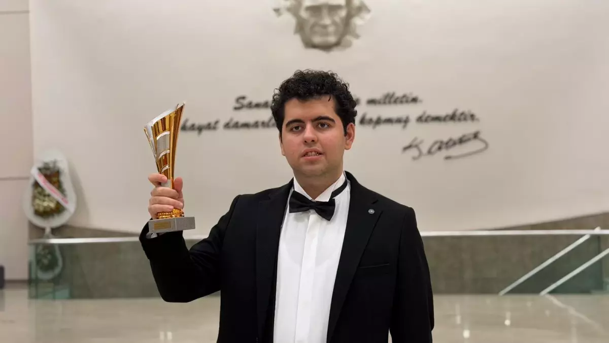Akordiyon çalan otizmli Çağrıhan'a dünya 3'üncülüğü ödülü