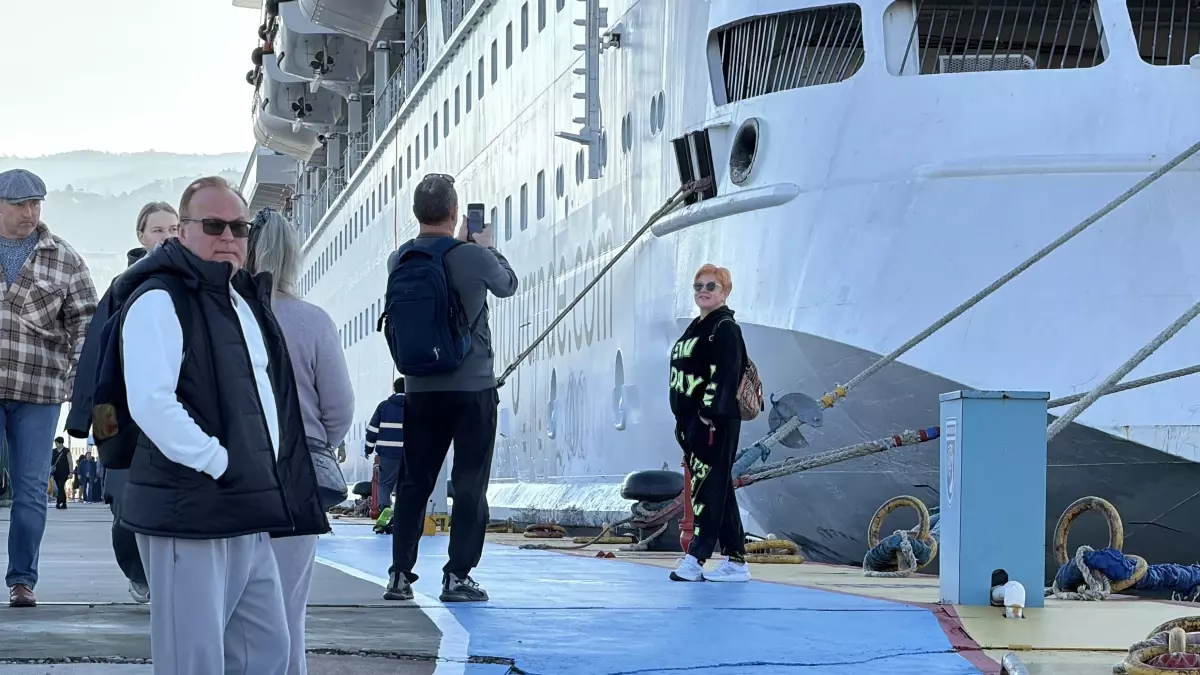 Amasra Limanı'na 89. kez kruvaziyer geldi