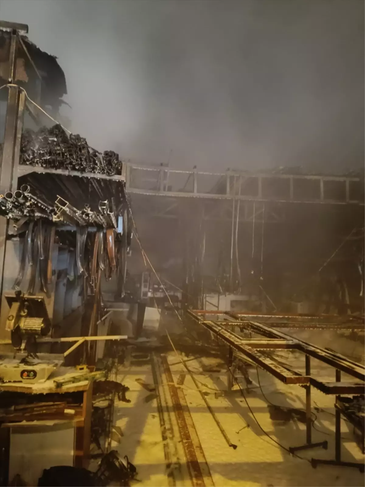 Balıkesir'de PVC üretimi yapan işletmede çıkan yangın söndürüldü