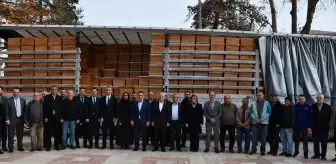 Bilecik'te arıcılara 1000 kovan dağıtıldı