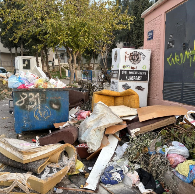 Garbage mountains with park views in Buca! Bad smells and ugly views drive people crazy