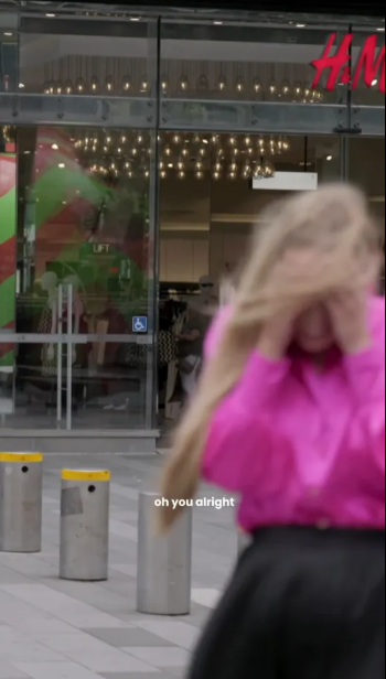 canli yayinda marti saldirisina ugrayan kadin 19322755 9547 m