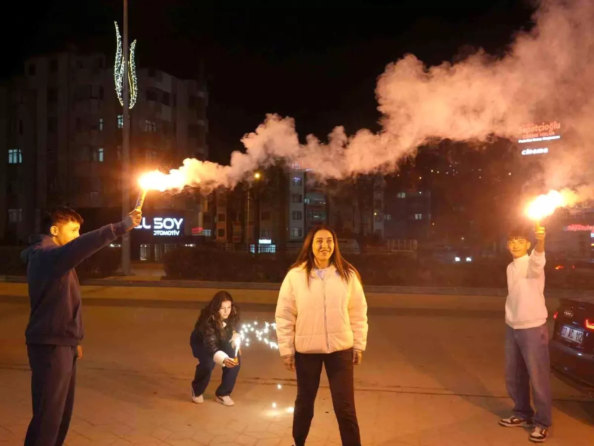 Dünya şampiyonu Asuman'a memleketinde coşkulu karşılama