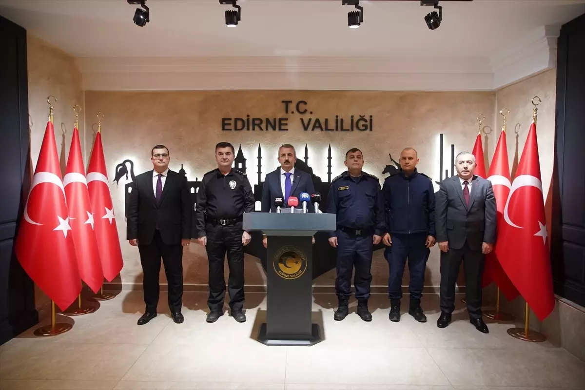 Edirne'de bu yıl insan kaçakçılığı yaptıkları iddiasıyla 348 zanlı tutuklandı