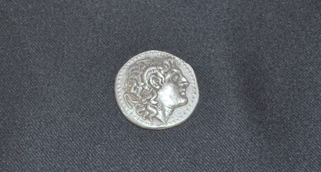 Historical artifact operation in Edirne Kapıkule: Caught while fleeing with coins depicting Alexander the Great