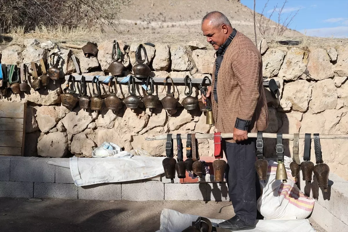 Eski çobanın sıra dışı çan koleksiyonu