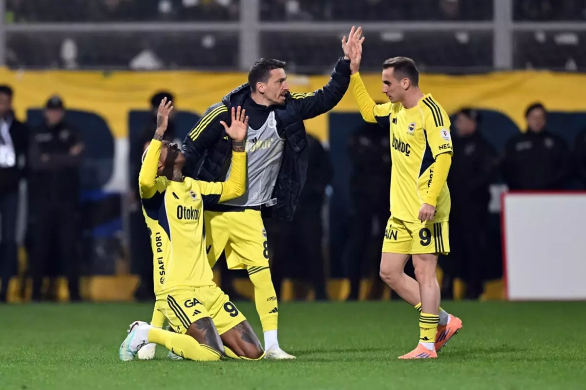 Fenerbahçe ve Mert Hakan Yandaş'a derbinin faturası ağır oldu