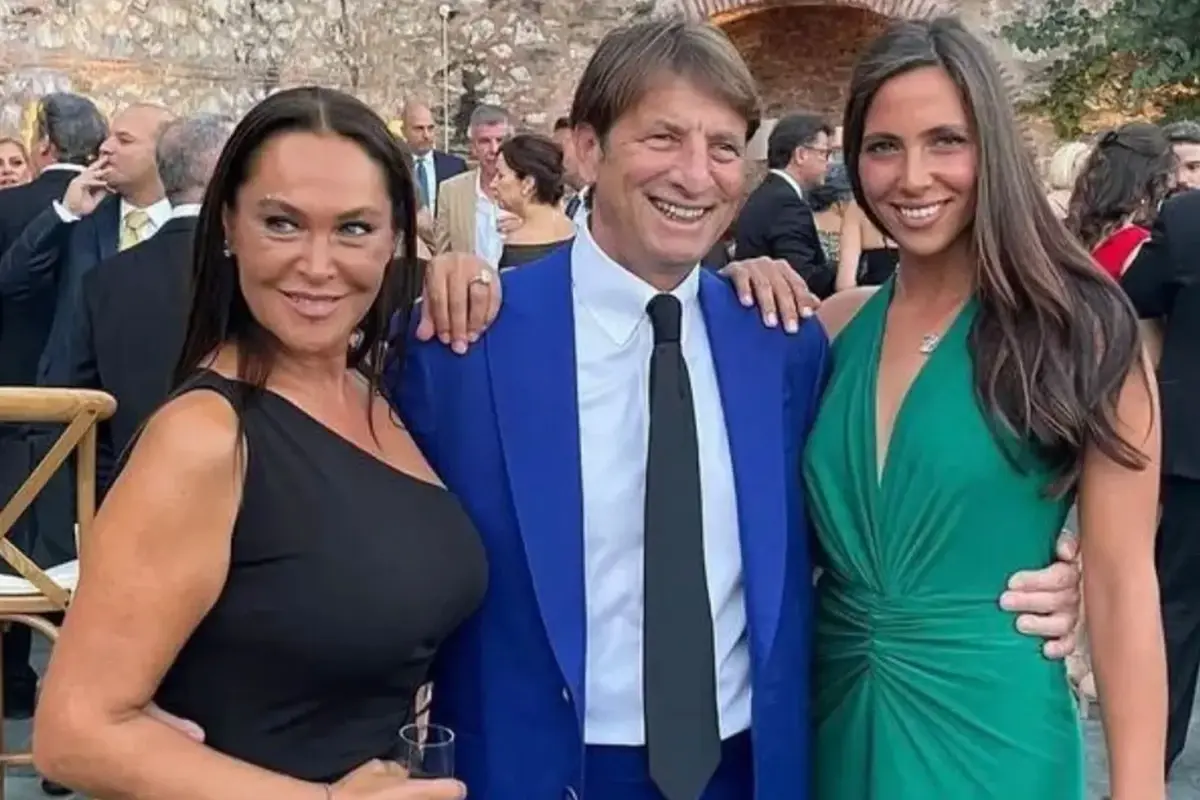 Hülya Avşar'ın kızı Zehra Çilingiroğlu evlilik yolunda mı?