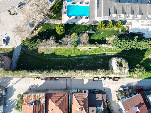 The announcement that became a topic online! It was put up for sale the day after the Pope's visit