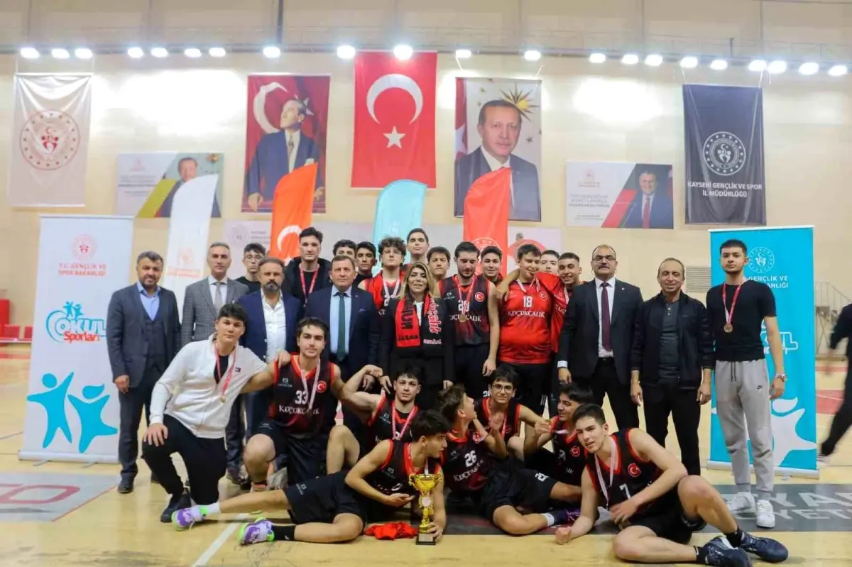 Kayseri Okul Sporları Genç A Erkekler Basketbol İl Birinciliği sona erdi