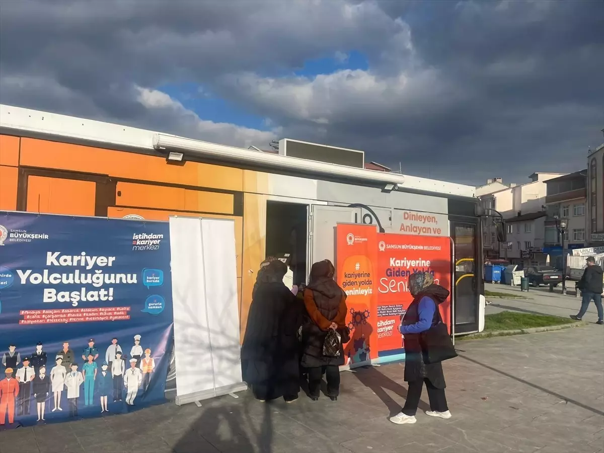 Ladik'te İstihdam ve Kariyer Merkezi mobil aracı hizmet verdi